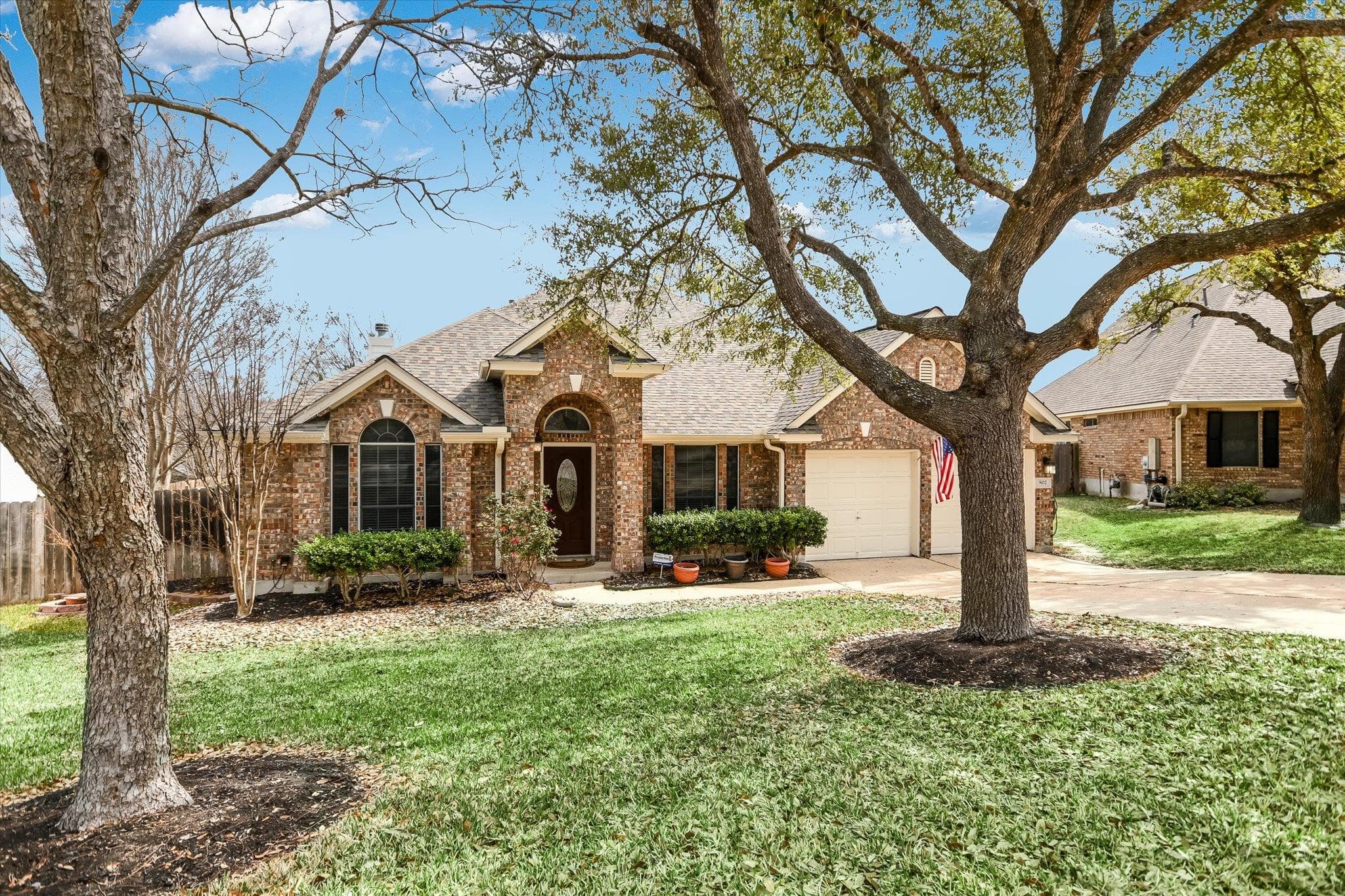 802 Sykes Ct