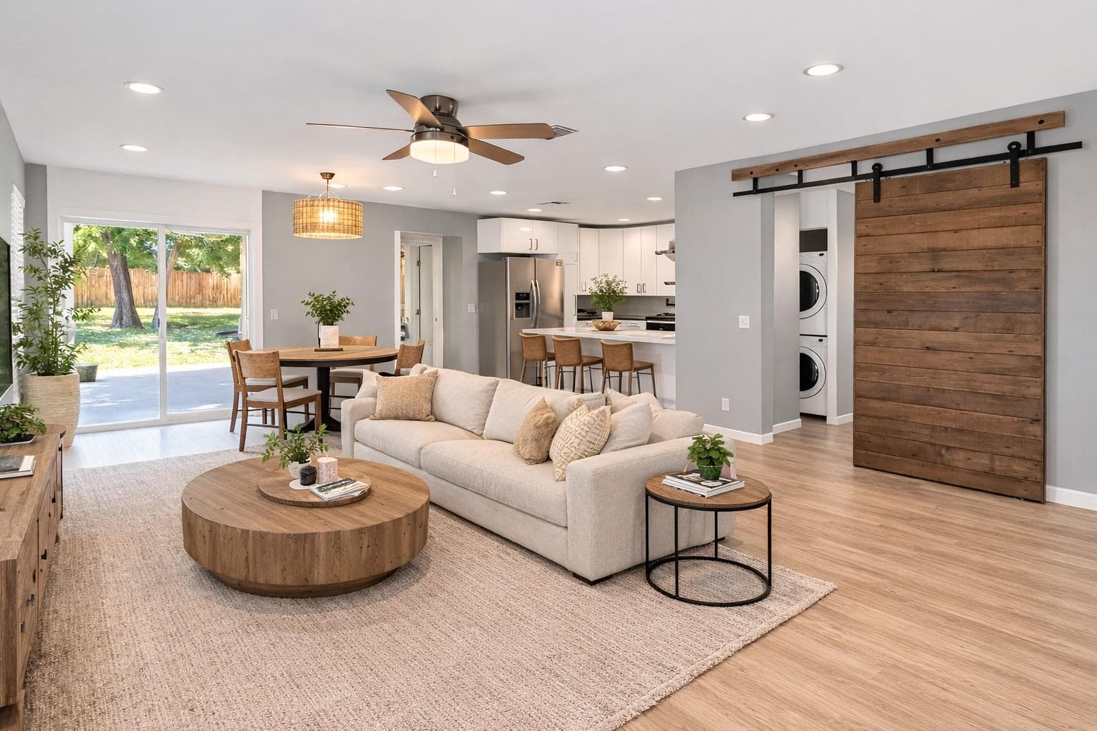 3108 Fontana Dr