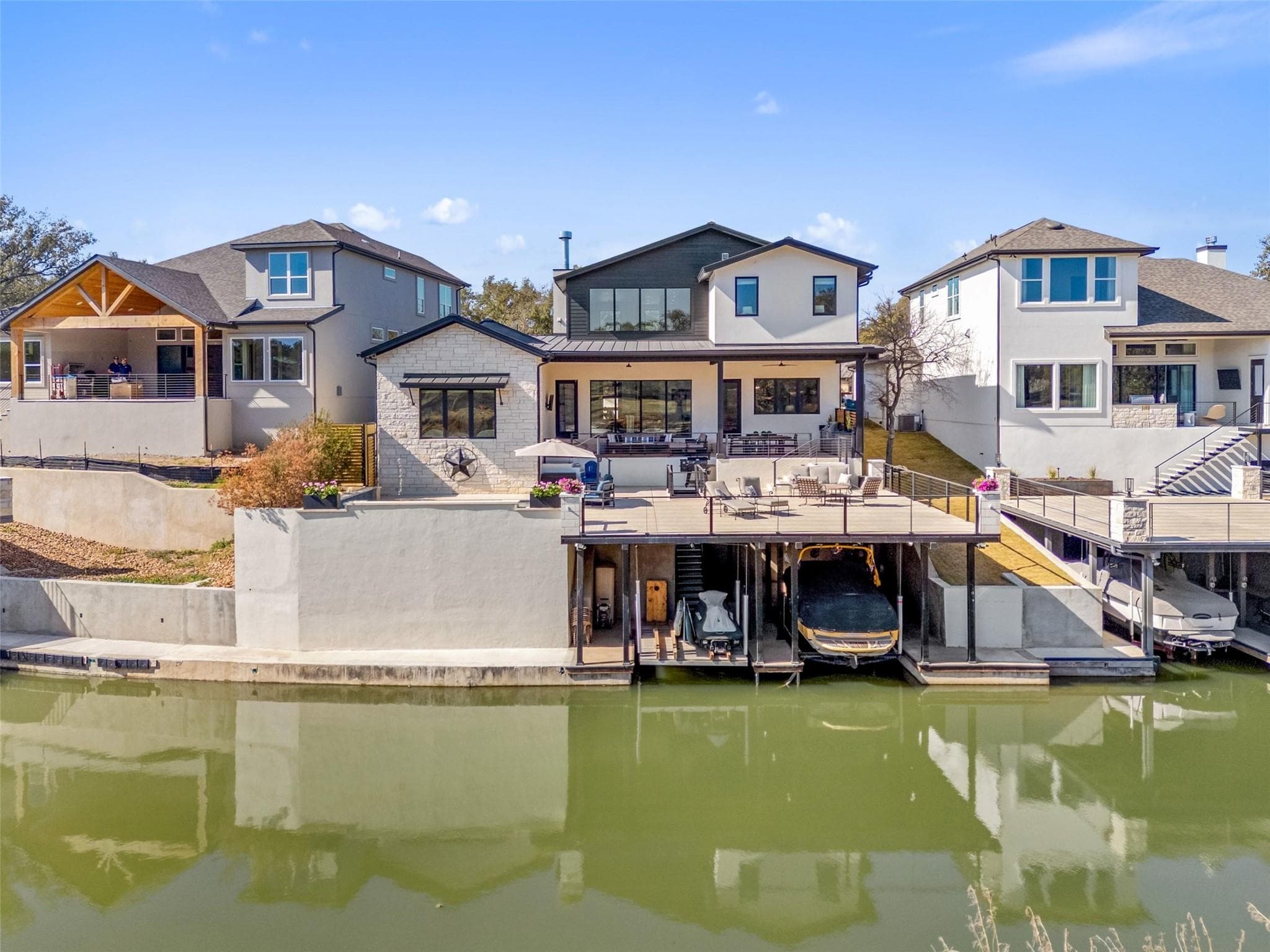 107 River Park Dr