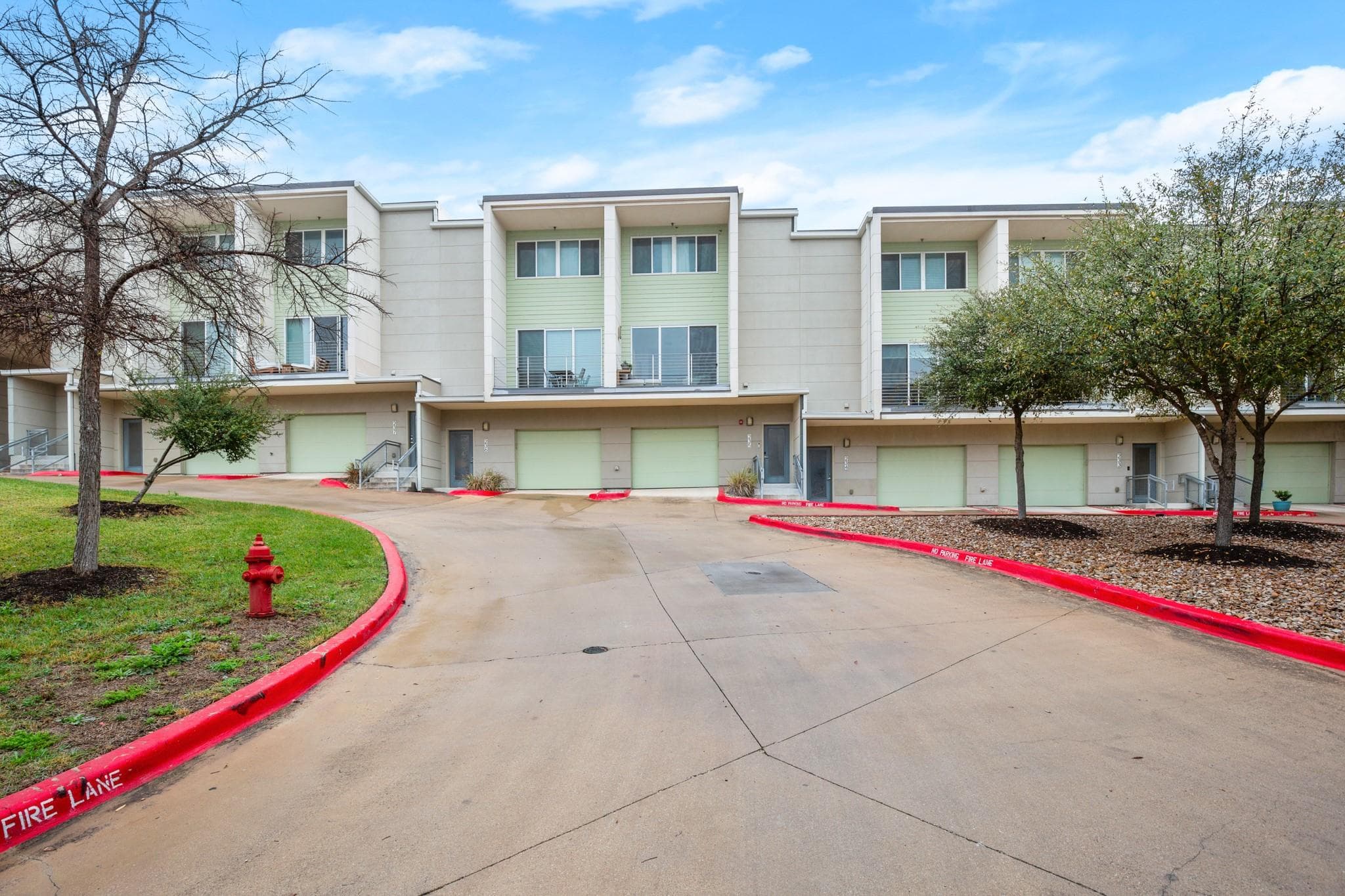604 N Bluff Dr #235