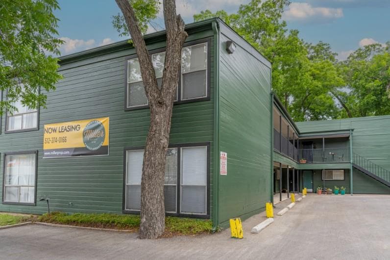 4510 Duval St #203