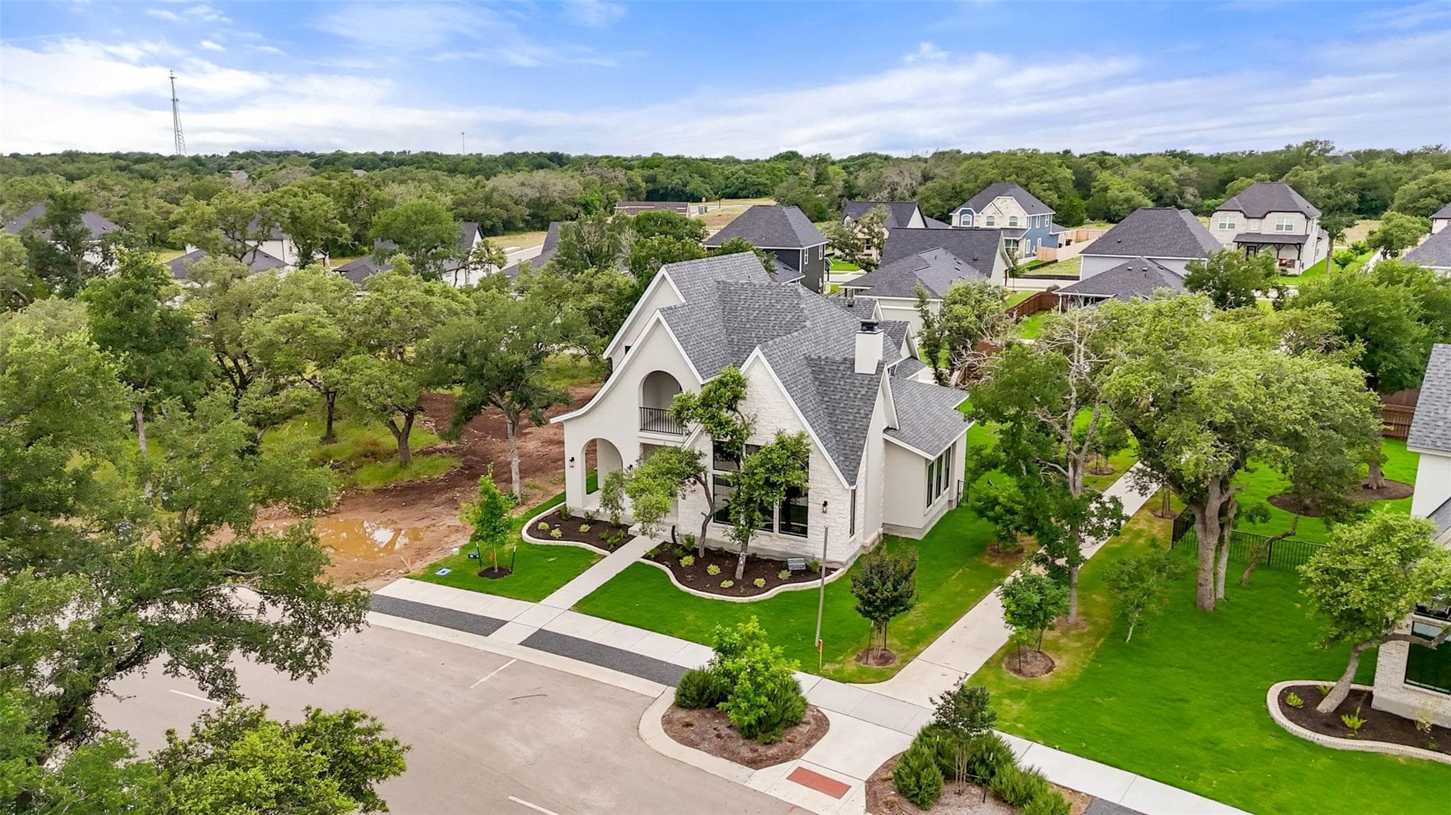 458 Heidi Cir