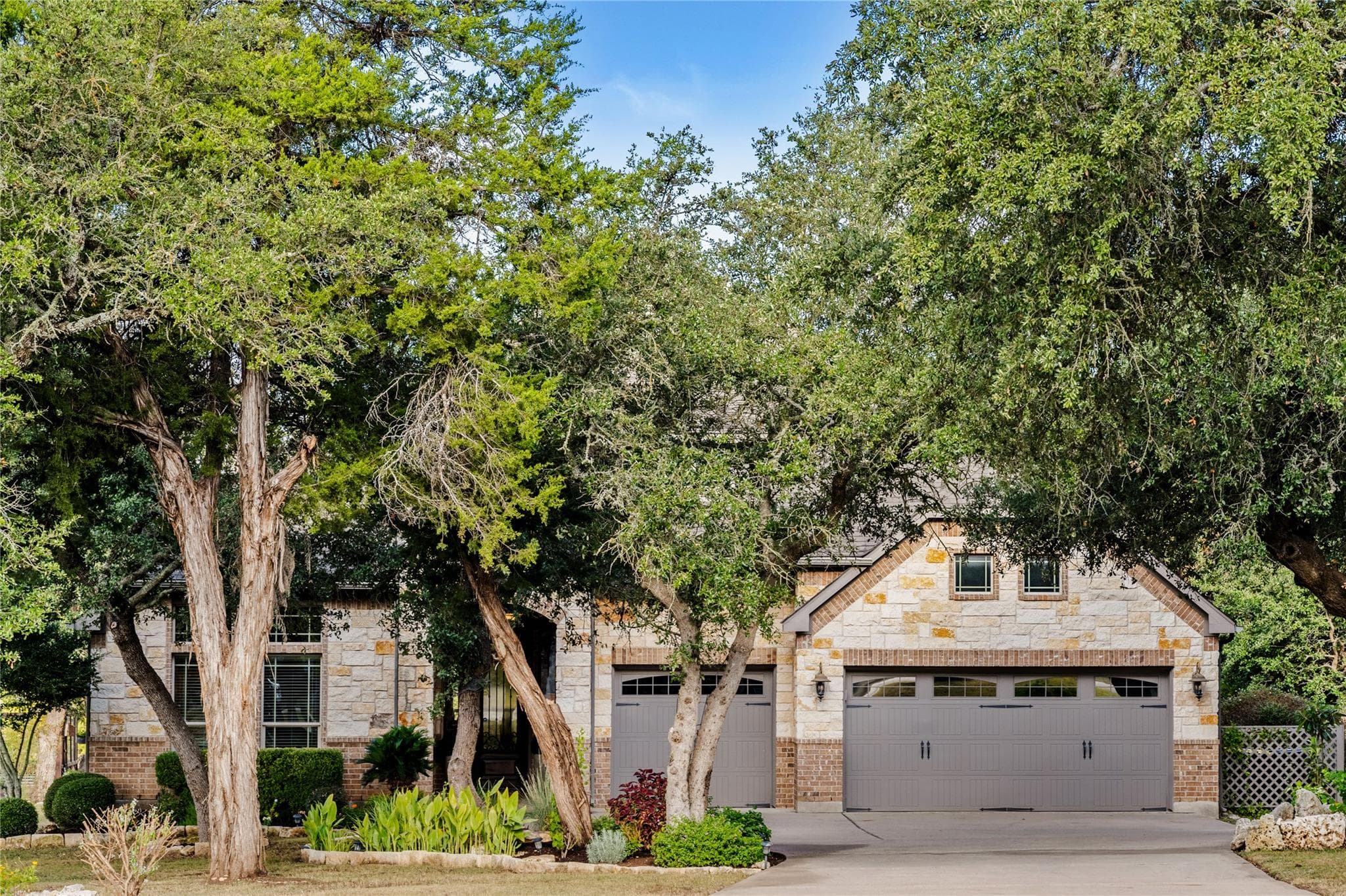 1122 Flint Rock Loop