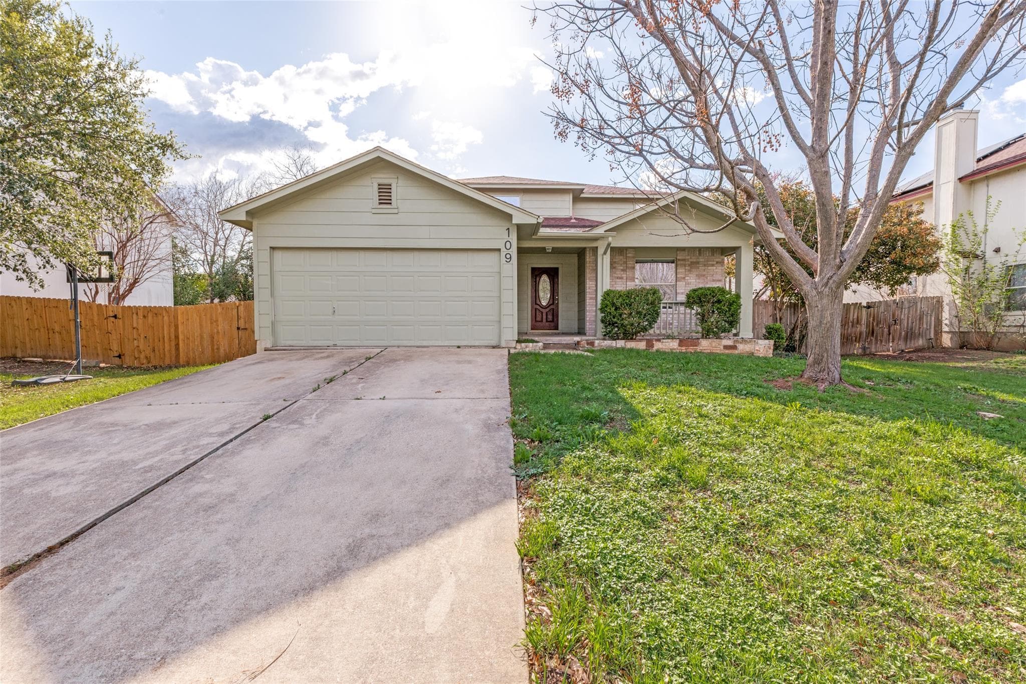 109 Orange Tree Ln