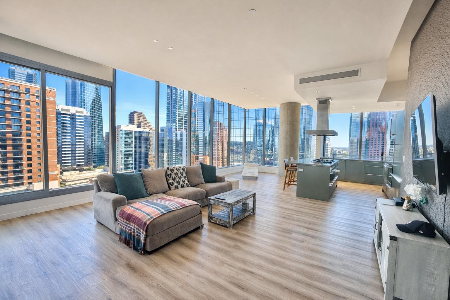 210 Lavaca St #1912