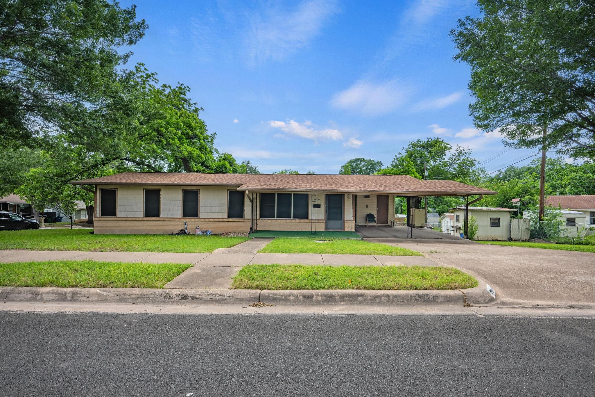 2000 Cedar Ave