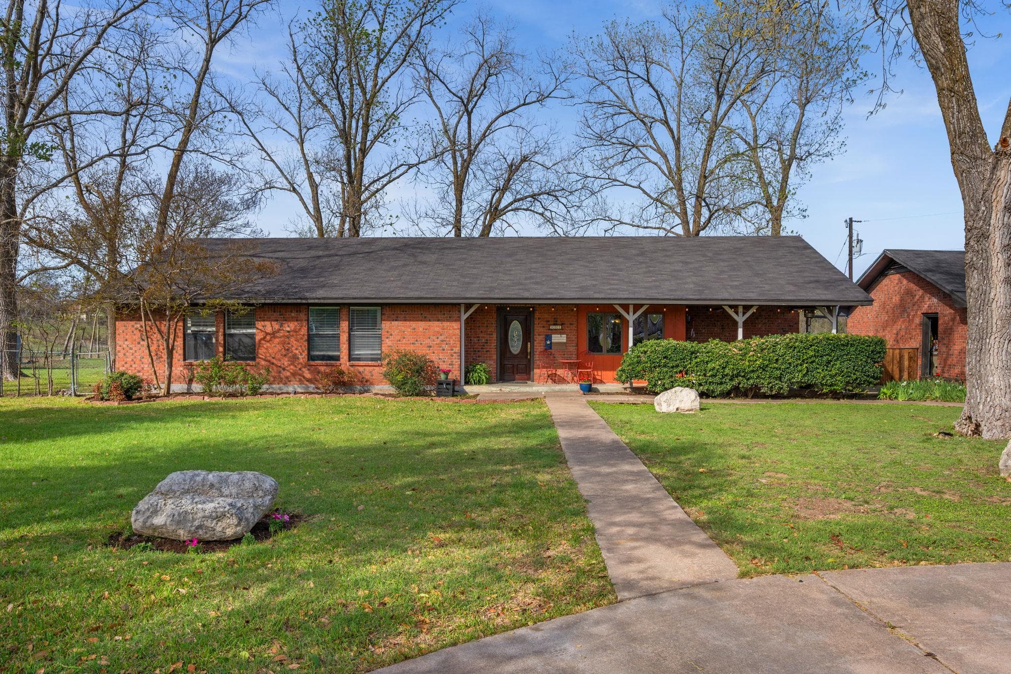 902 Ray Berglund Blvd