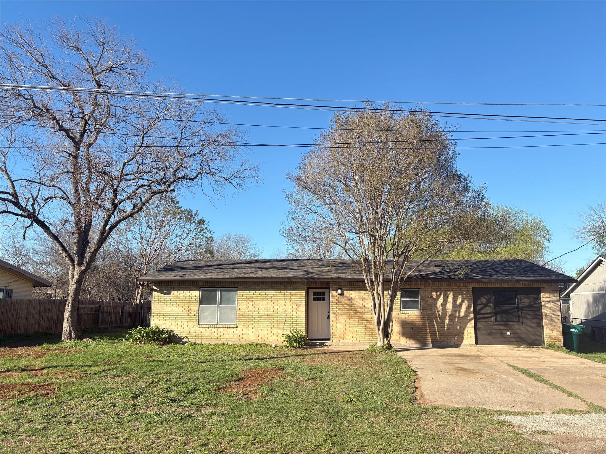 1203 Hackberry Dr