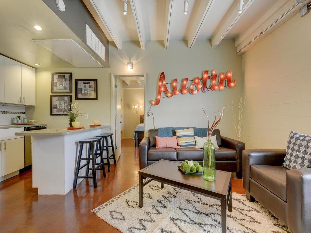 2408 Leon St #301