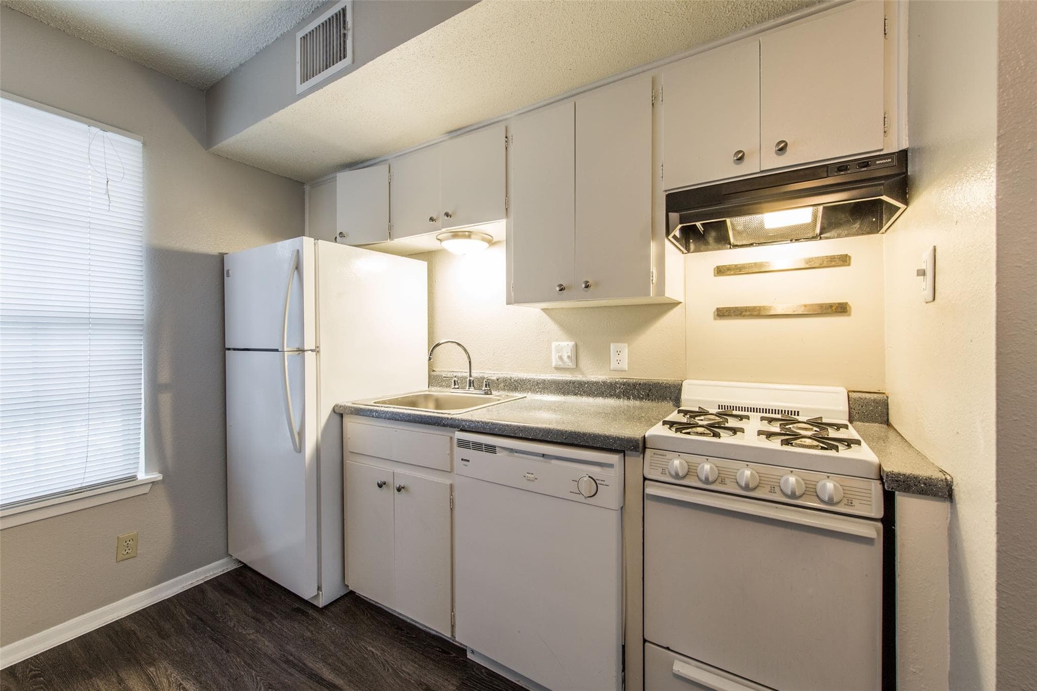 3101 Tom Green St #104