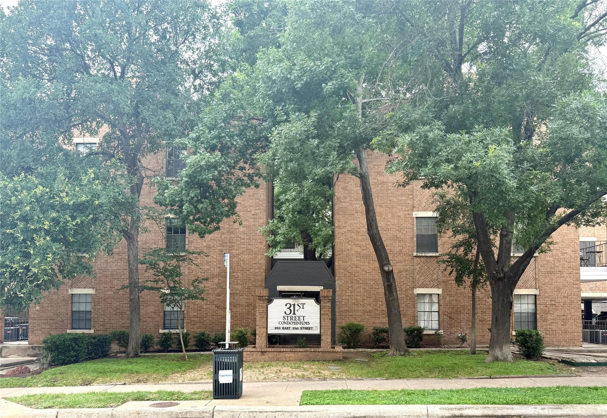 203 E 31st St #101