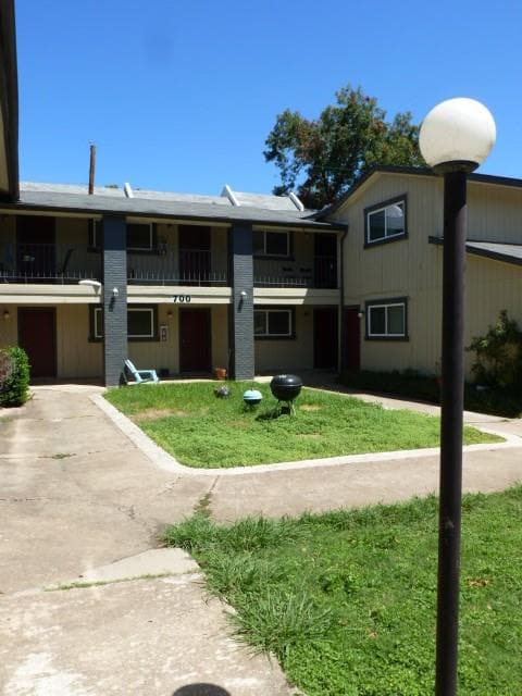 700 Franklin Blvd