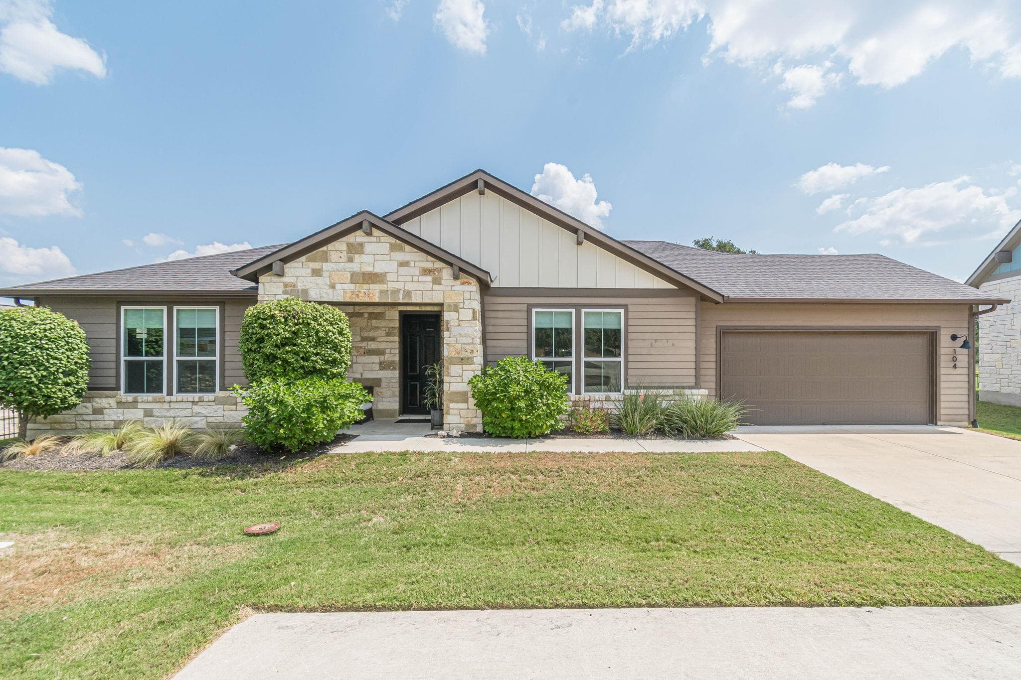 318 Dancing Oak Ln #104