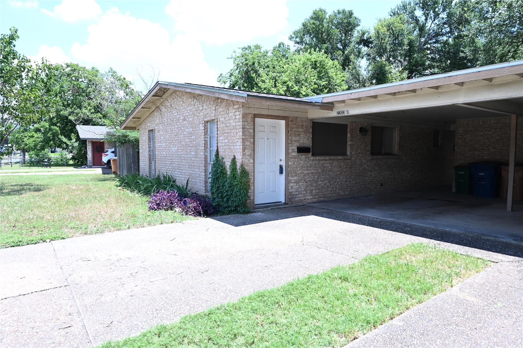 2303 WESTERN TRAILS Blvd #A