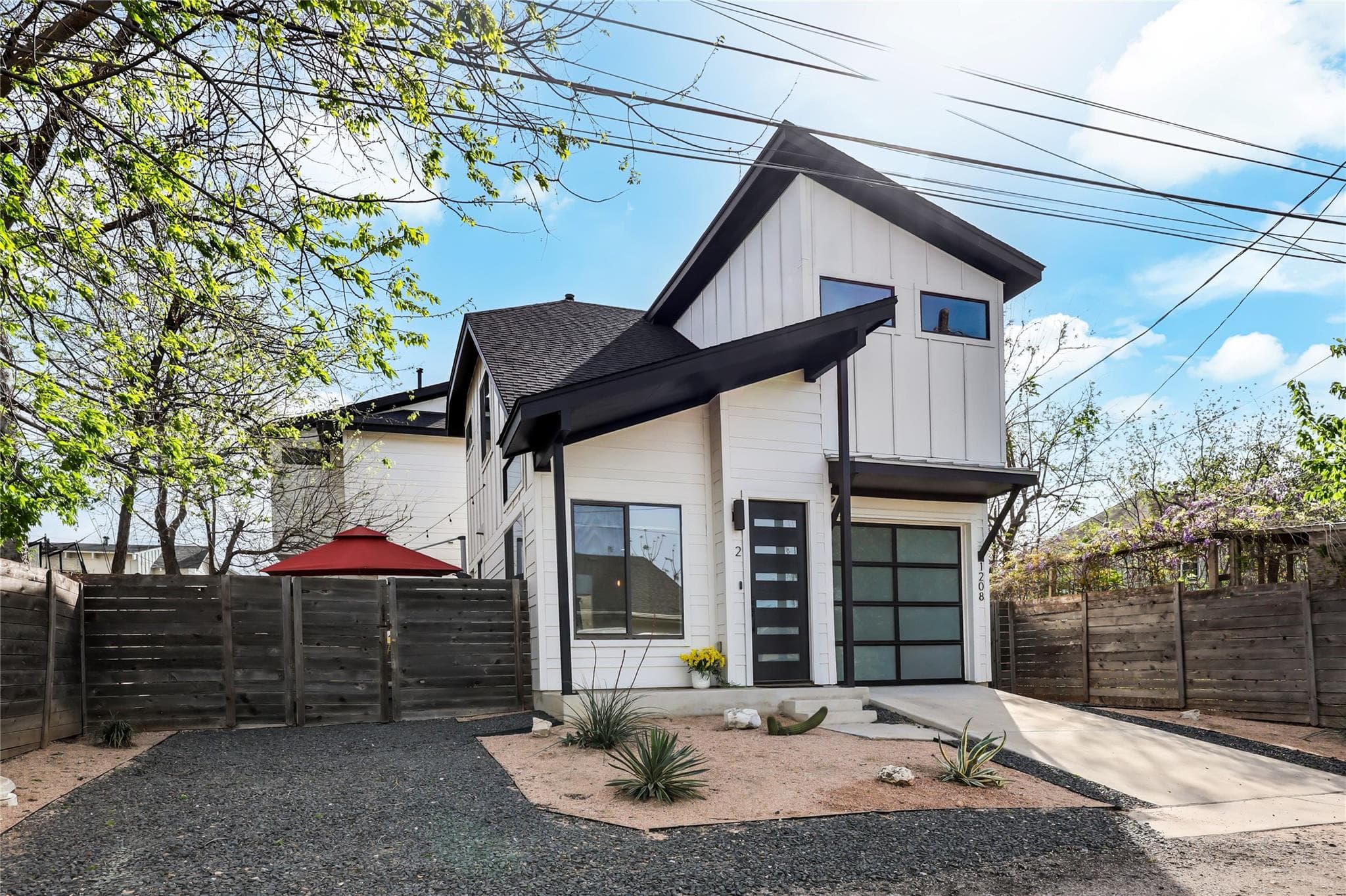 1208 Walnut Ave #2