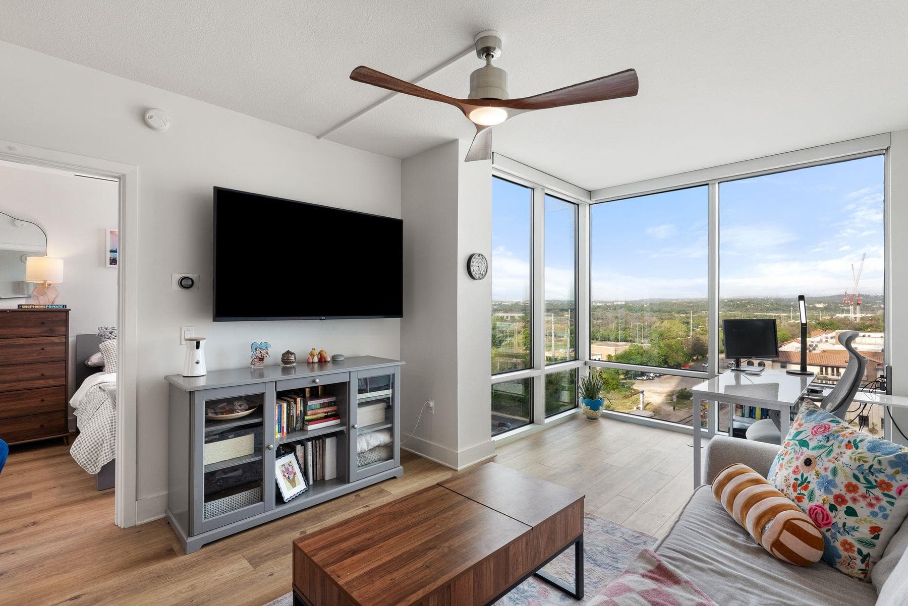 300 Bowie St #1006