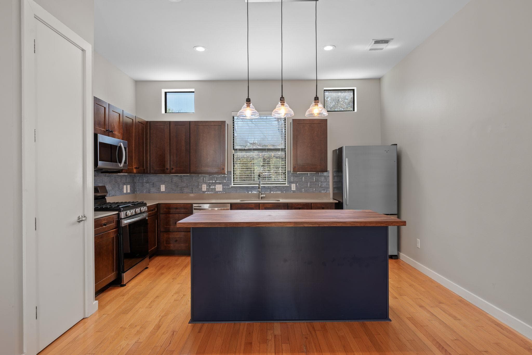 6000 S Congress Ave #302