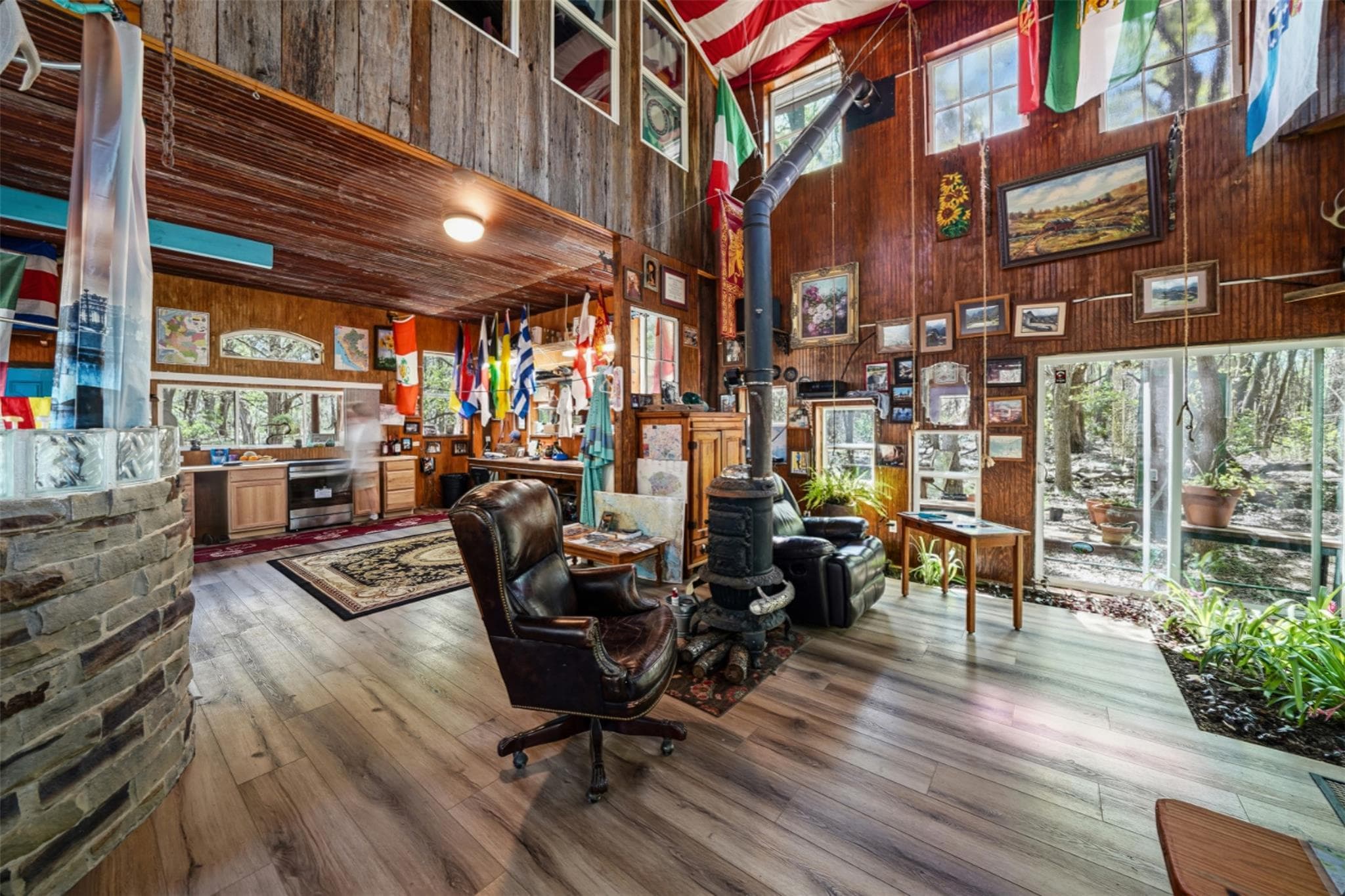 907 Deertrail Dr