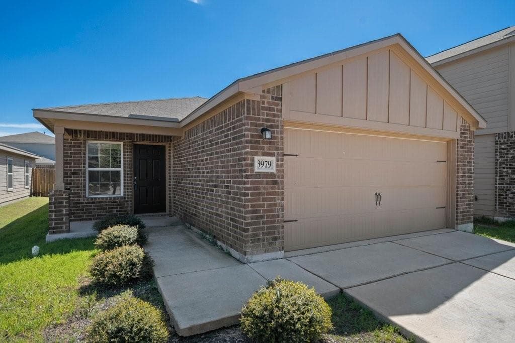 3979 Turtle Creek None