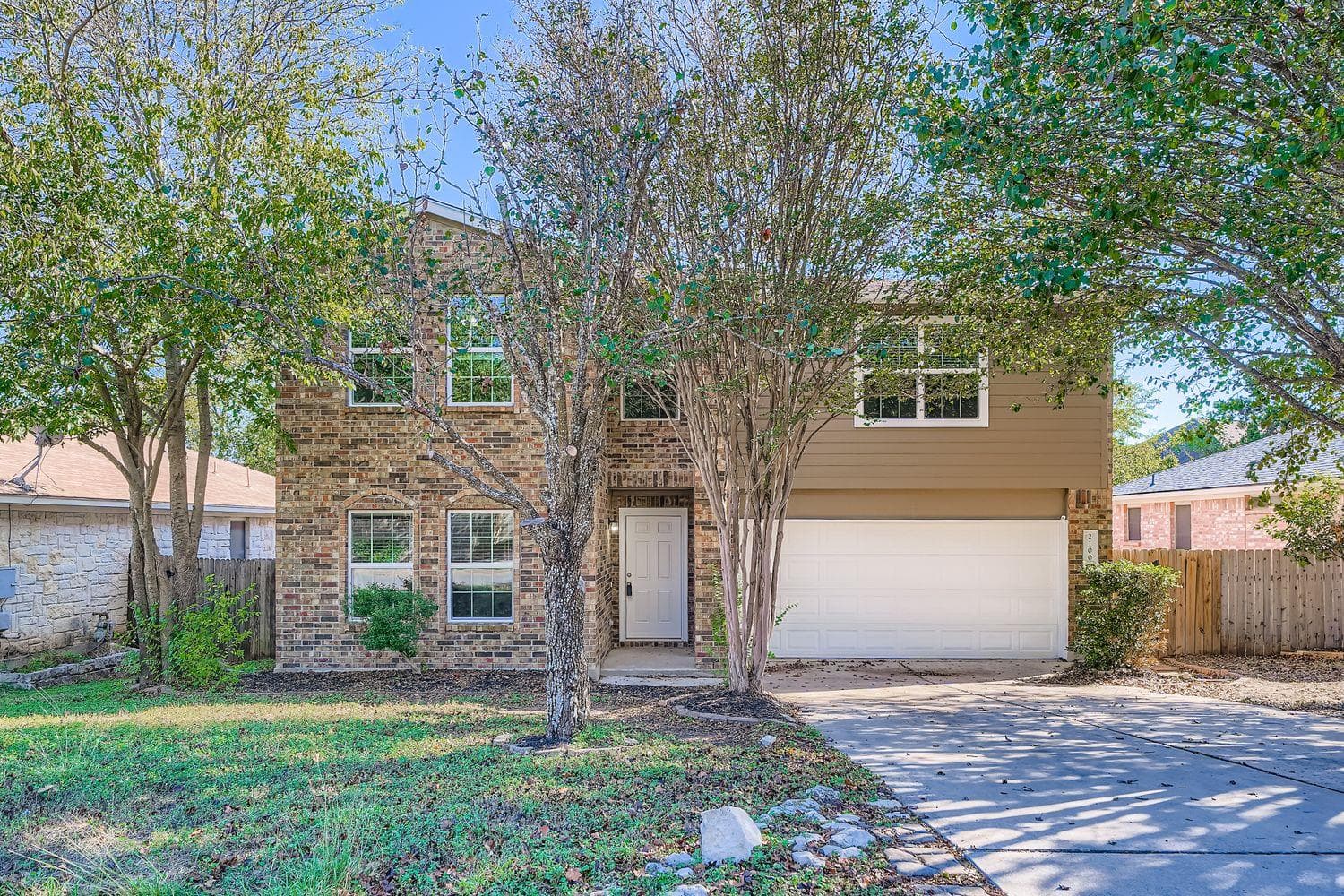 2100 Coachlamp Dr