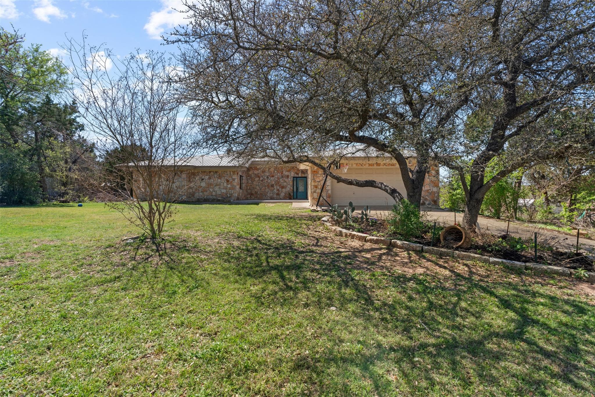 208 Amandas Way