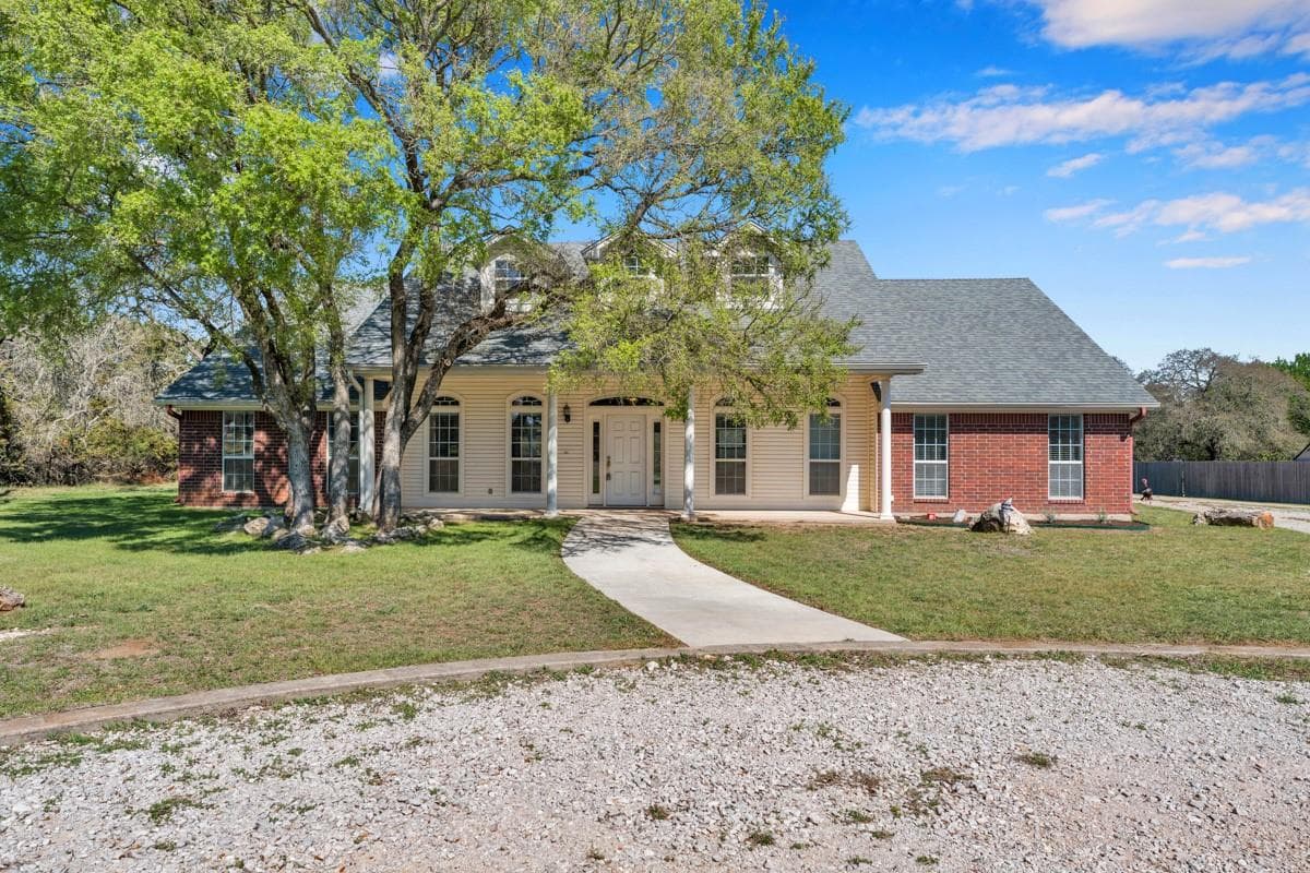 107 N Oak Vista Dr
