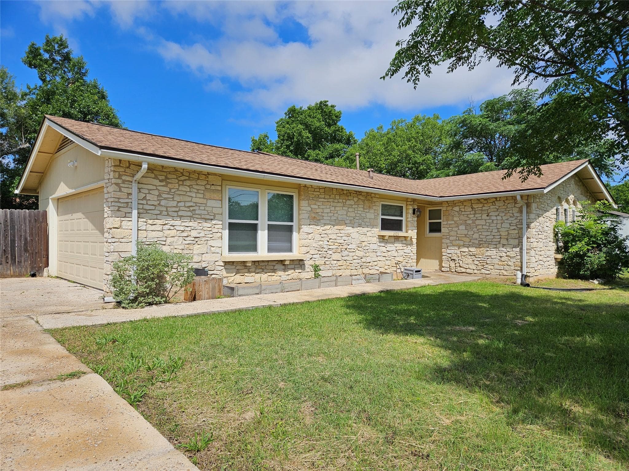 2603 Peach Tree Ln