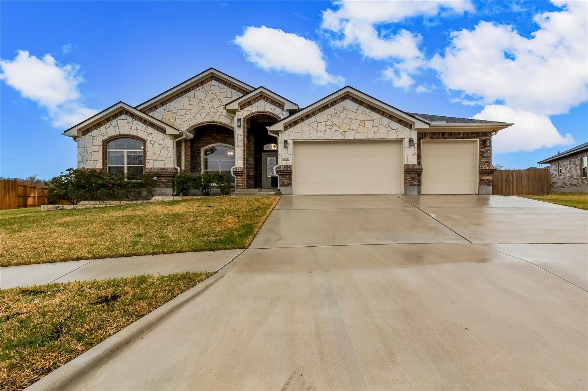 9000 Grand Oaks Ln