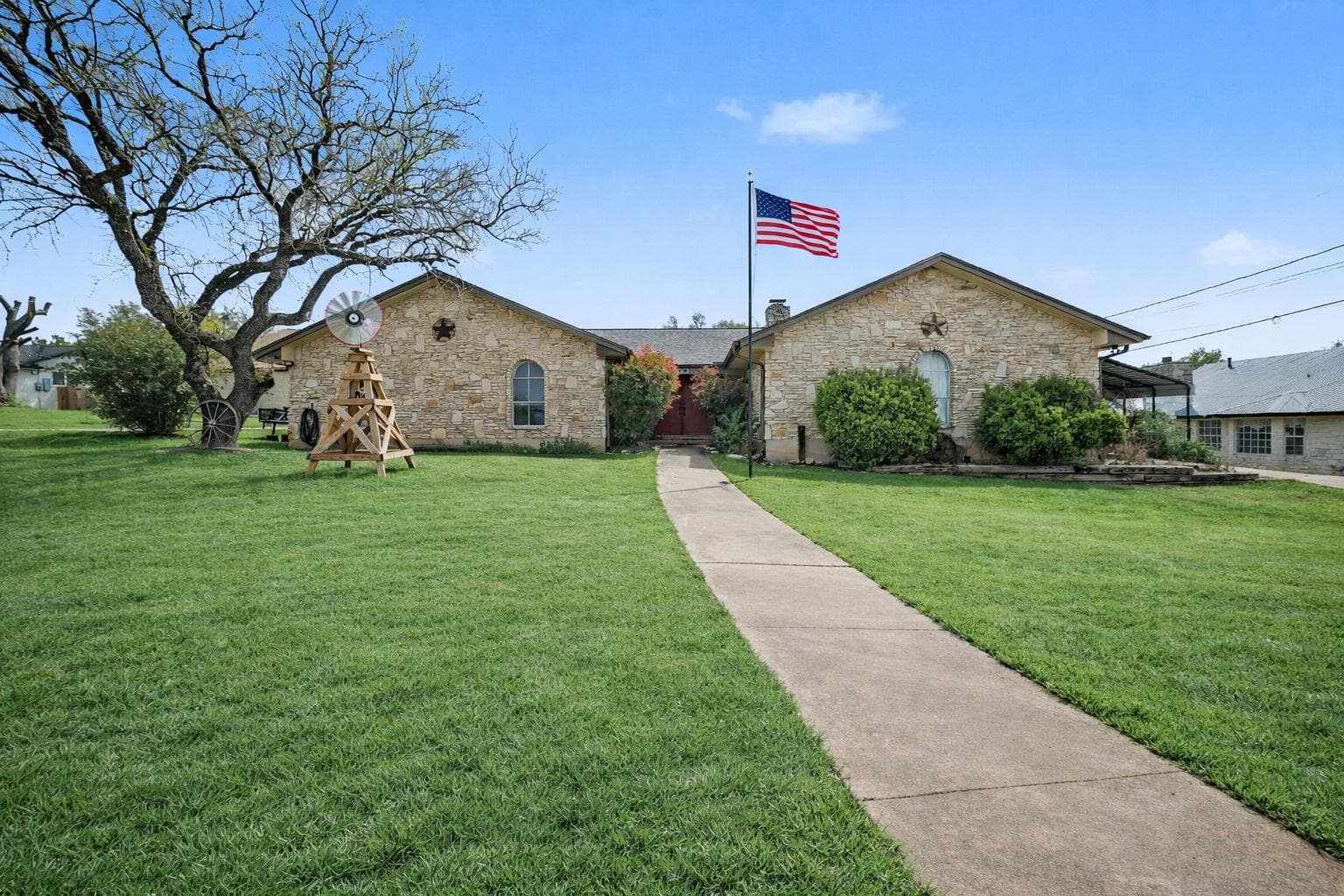 103 Oak Ridge Cir