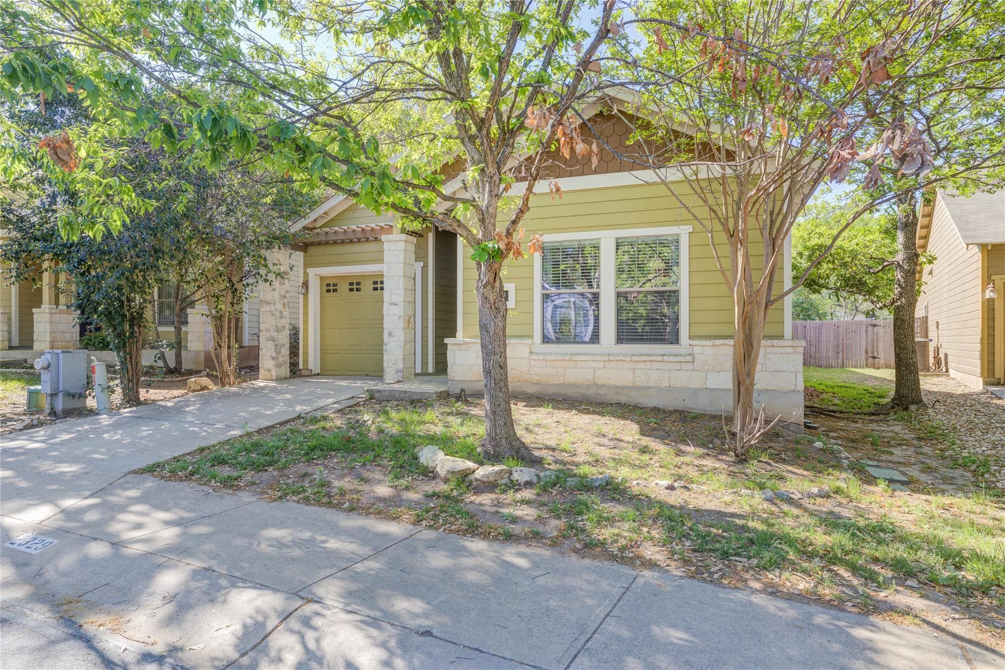 2329 Amur Dr