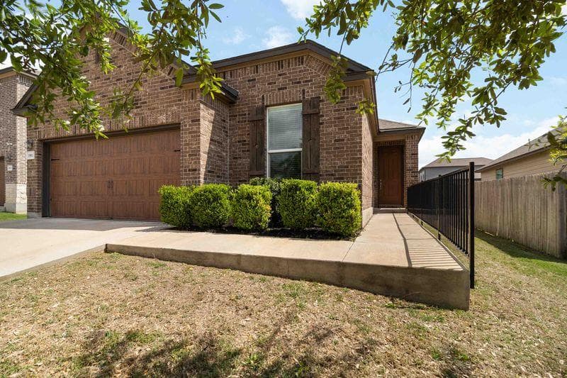 1911 Prickly Pear Dr