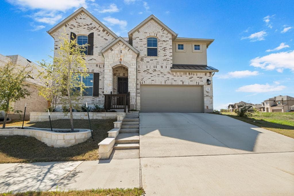 631 Breeze Hollow Ln