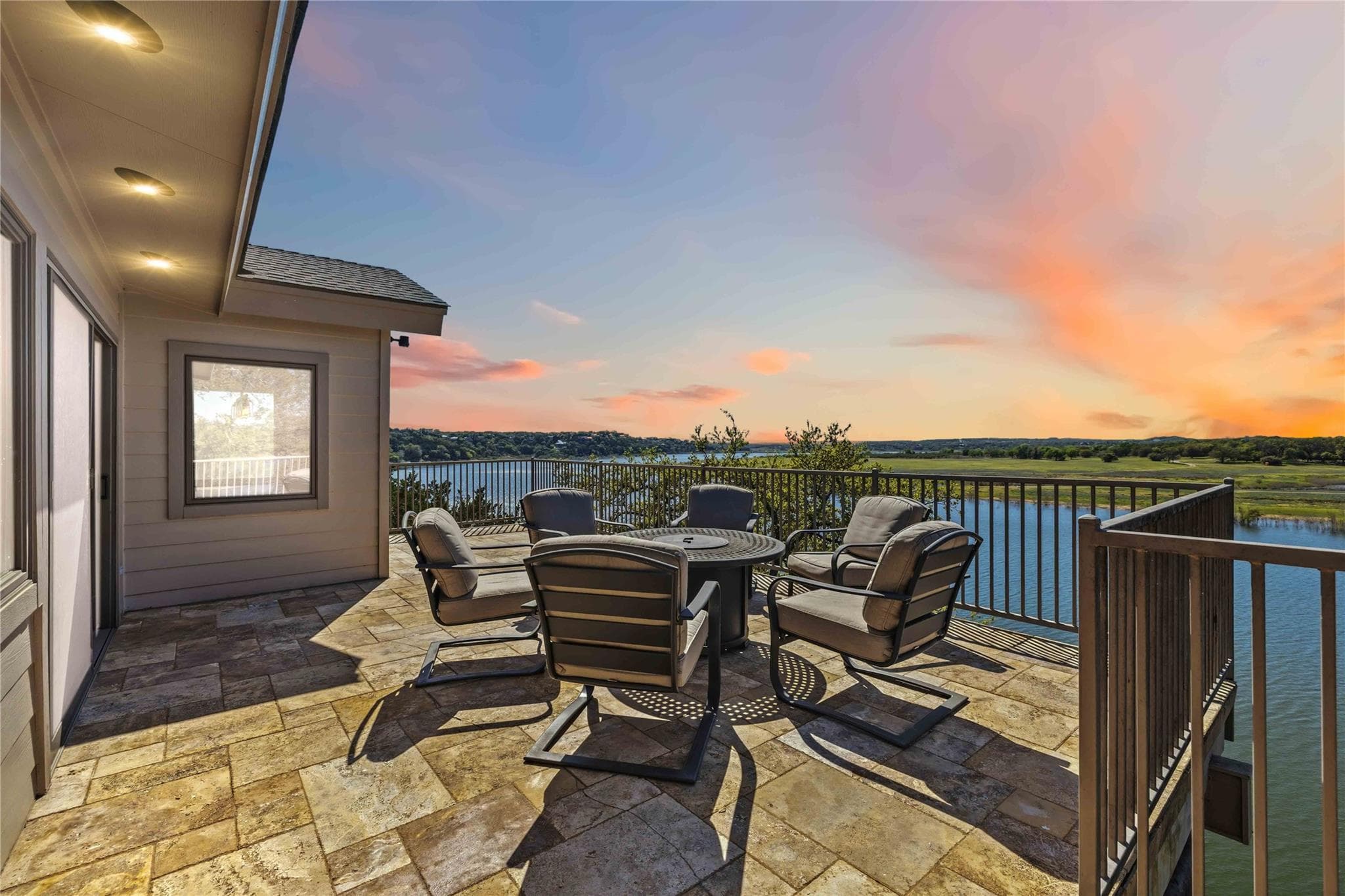 512 Harbor Dr #7