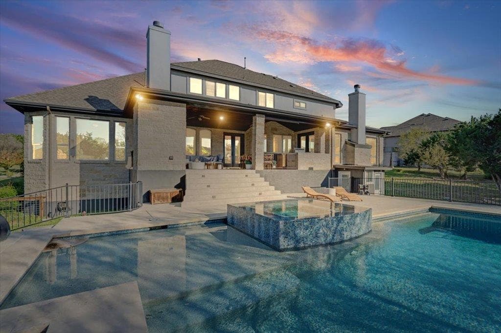 5240 Diamante Dr
