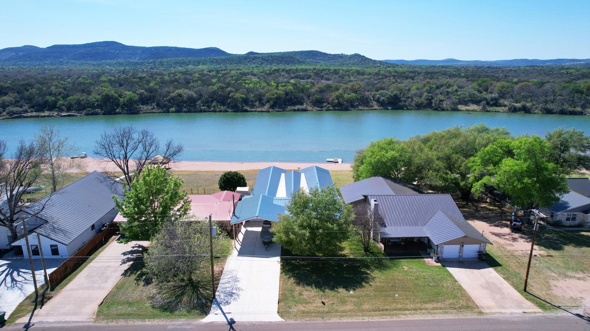 4690 River Oaks Dr