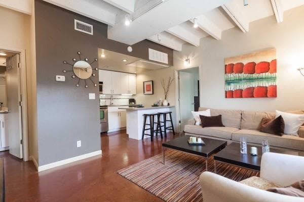 2408 Leon St #202