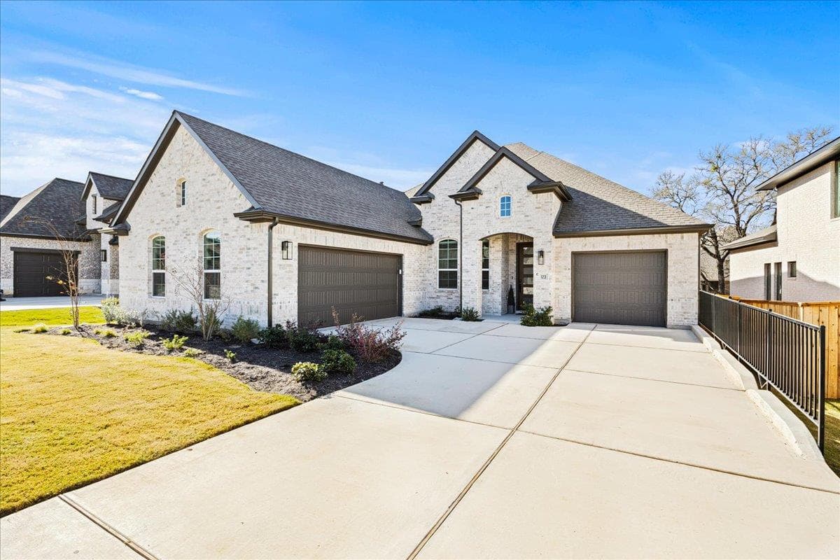 209 Firethorn Rd