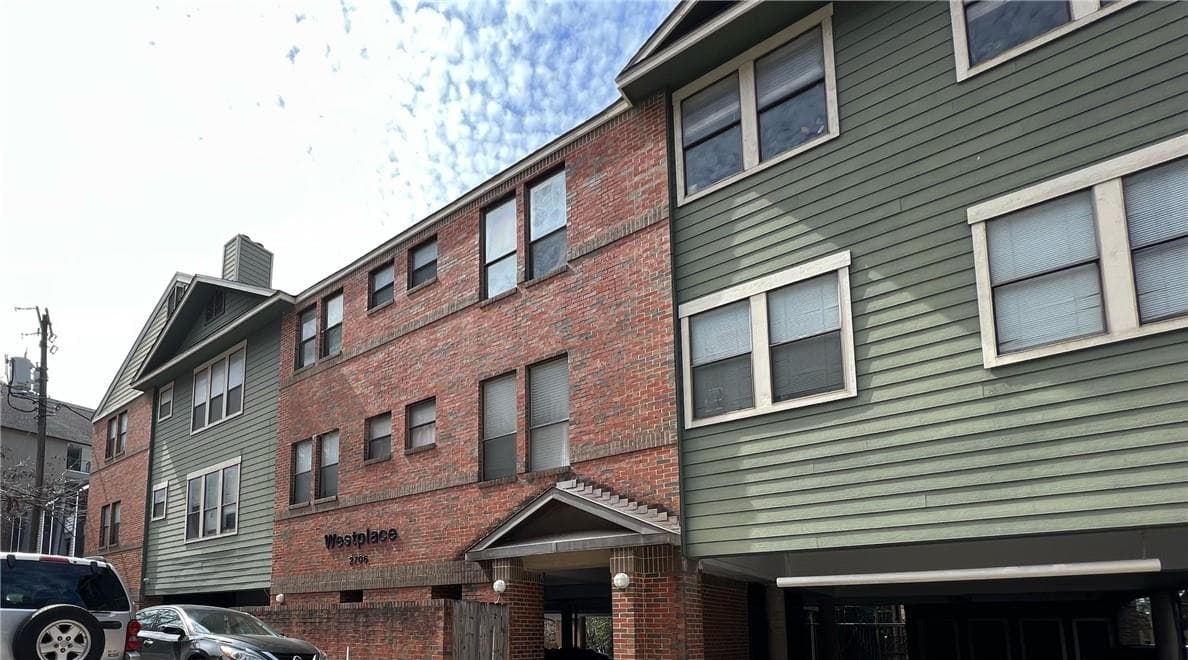 2706 Salado St #302