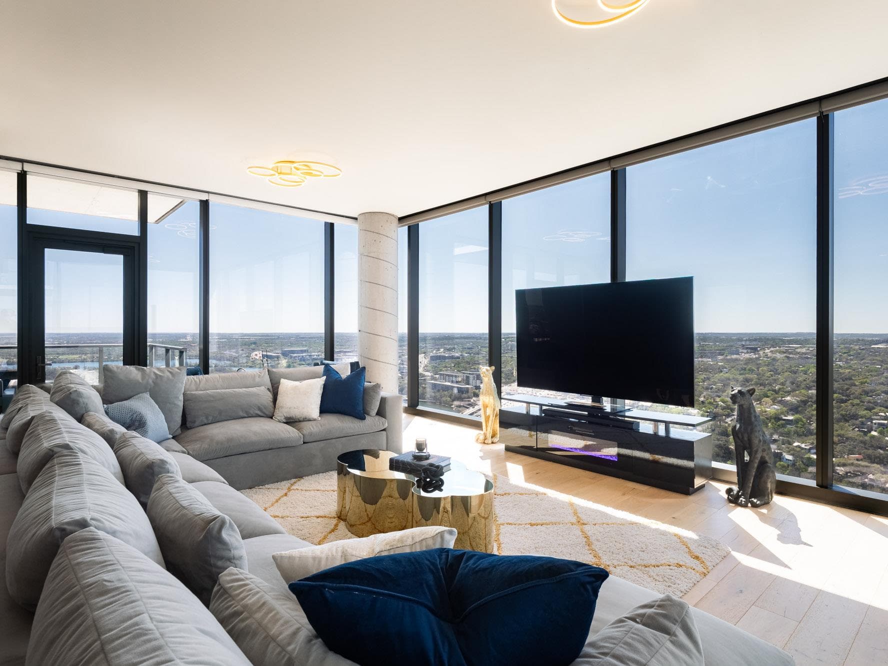 44 East Ave #3707