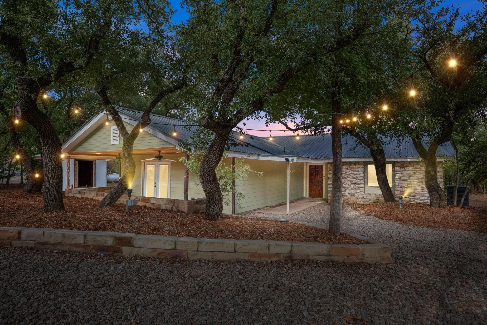 10204 Oak Grove Cir