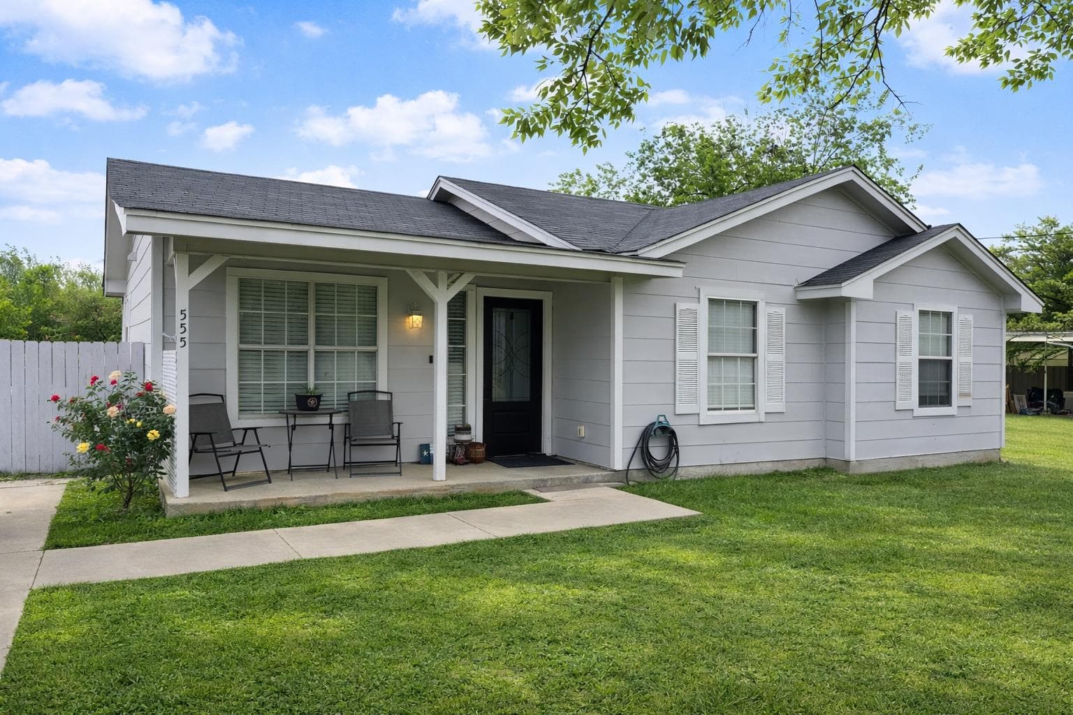 555 Live Oak Dr