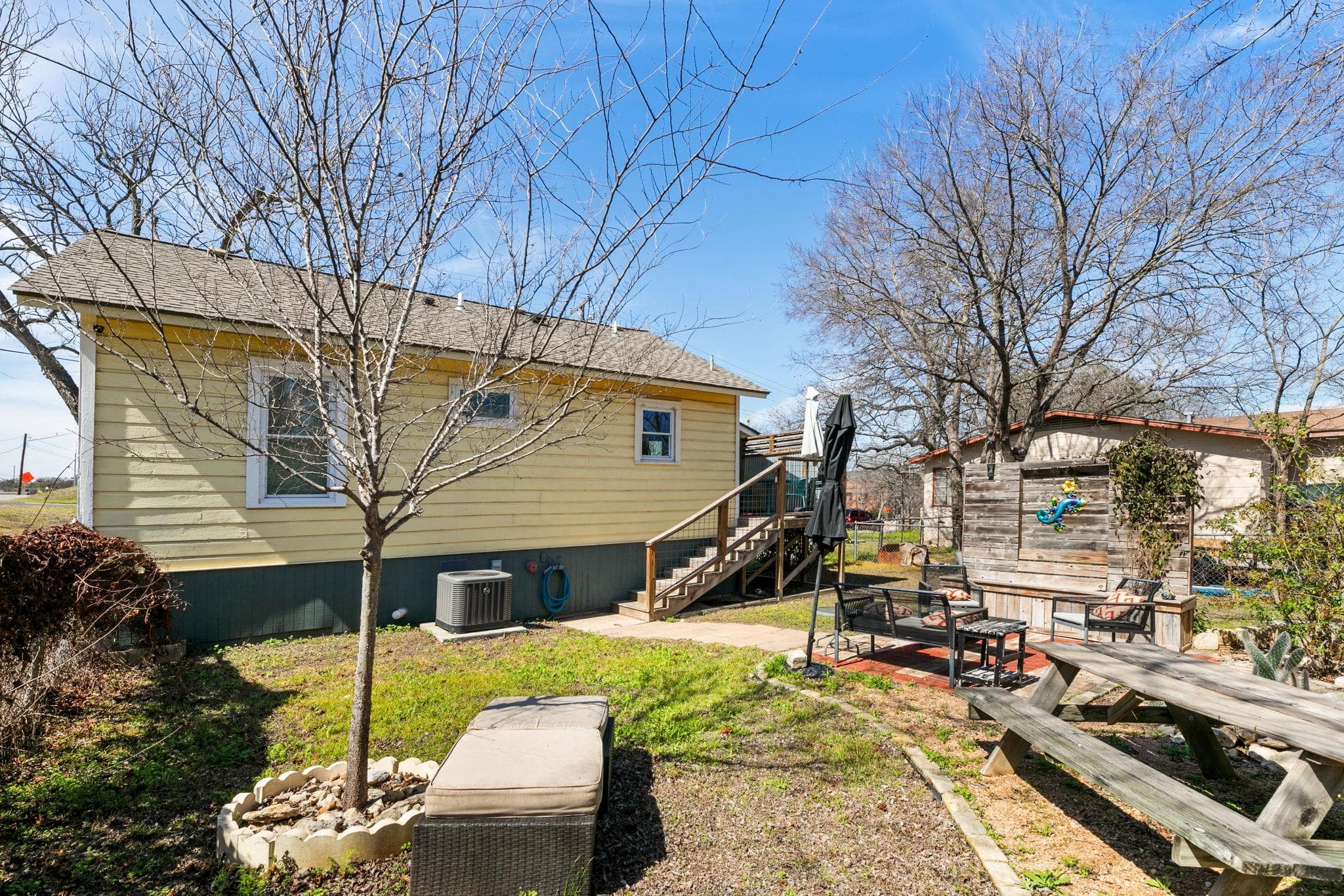 207 S Main St