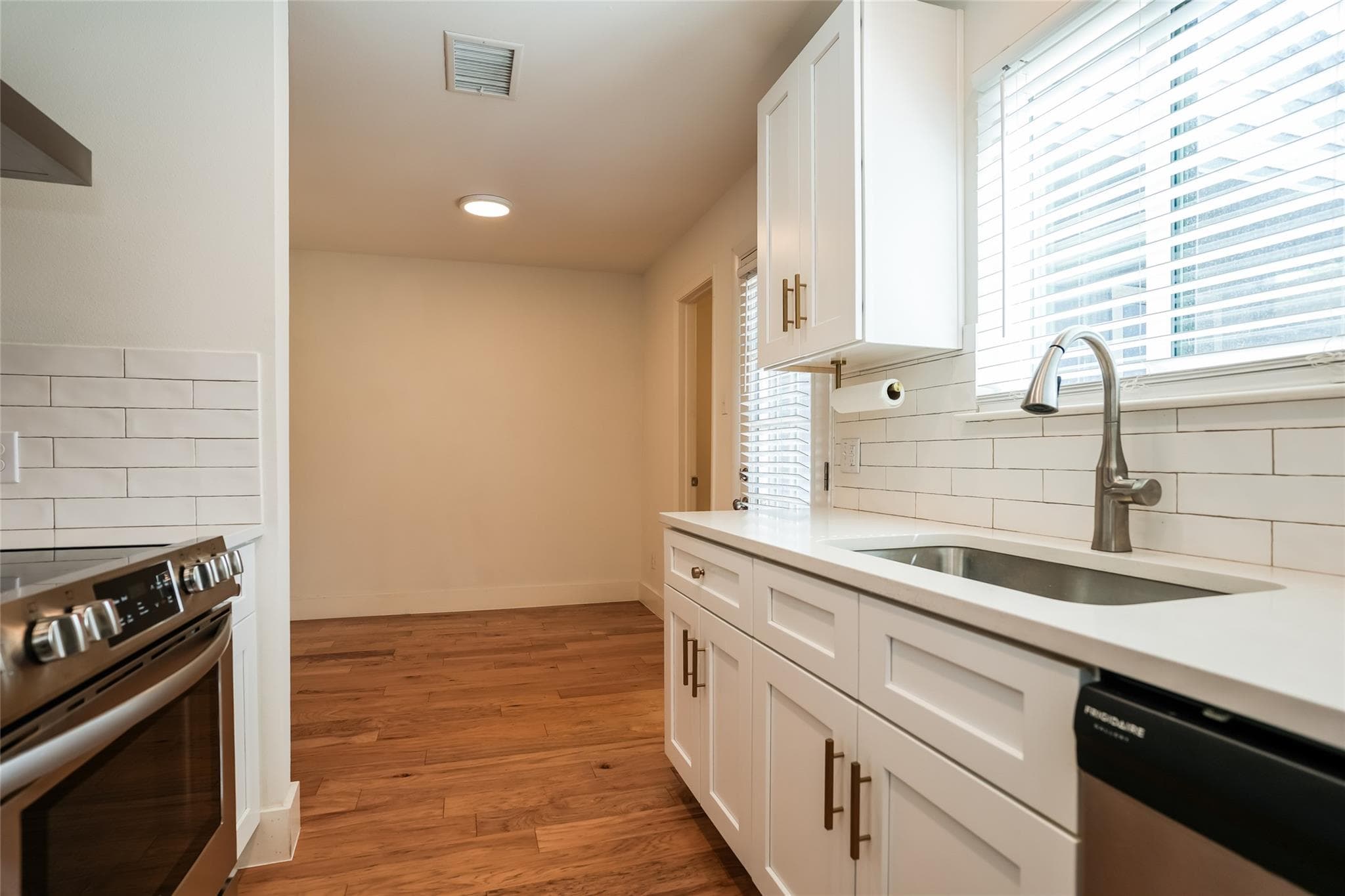 810 Banister Ln #806