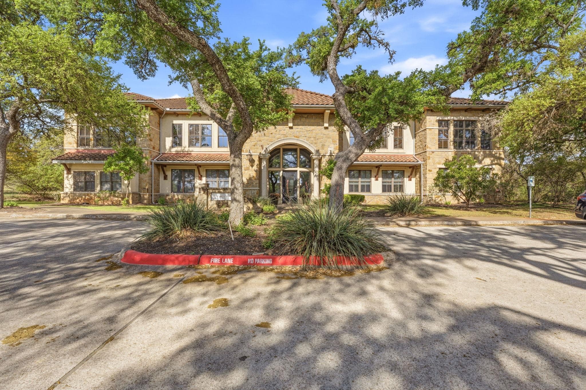 5900 Southwest Pkwy #401