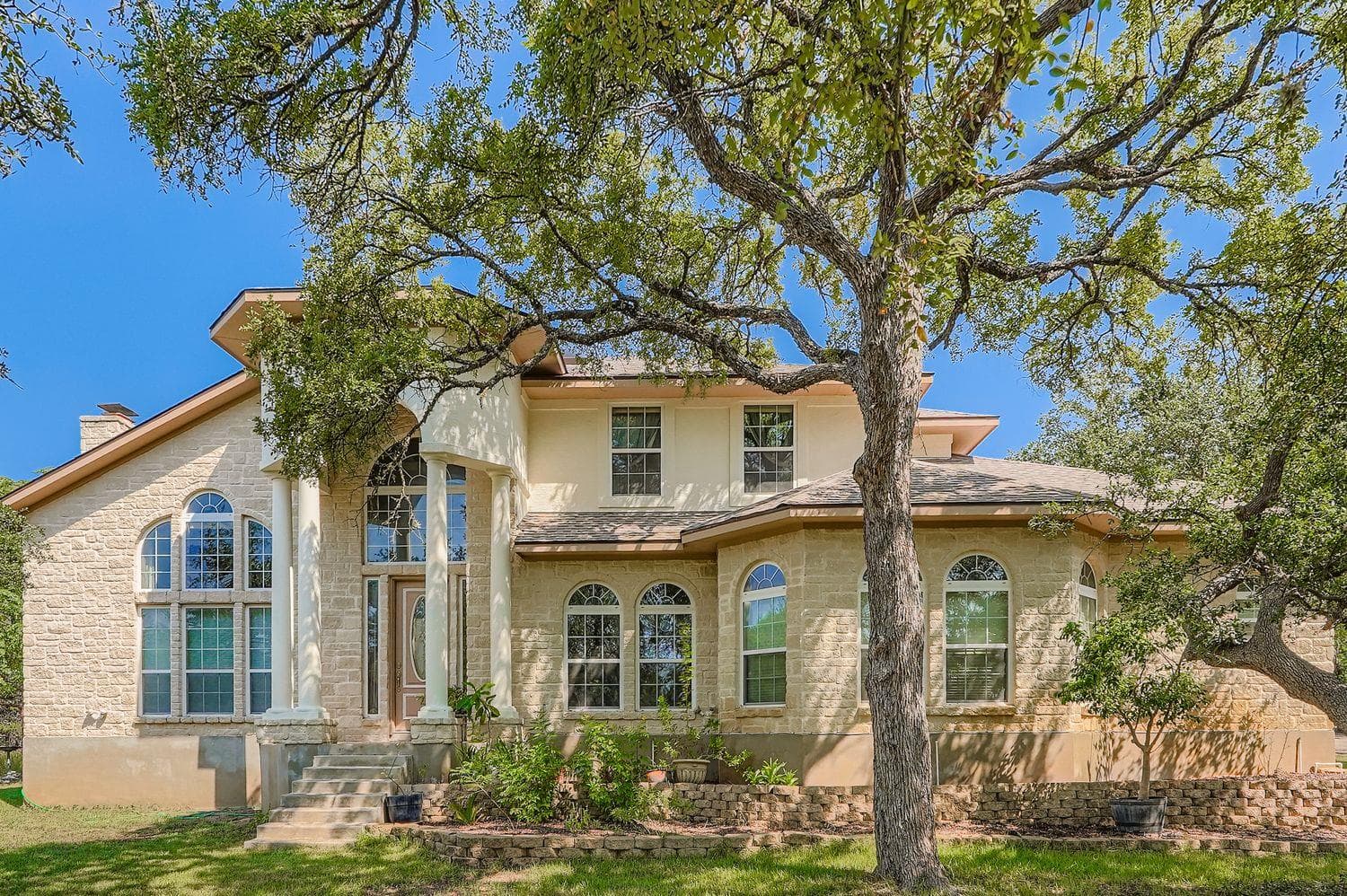 900 Wayside Dr
