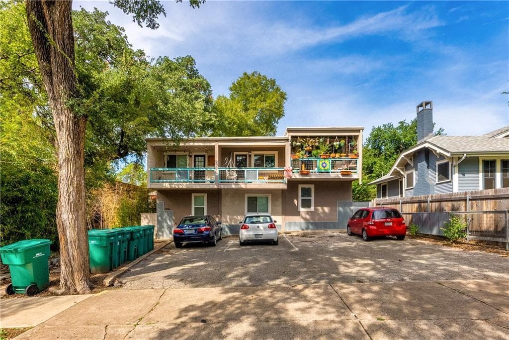 1106 W 22nd St #3