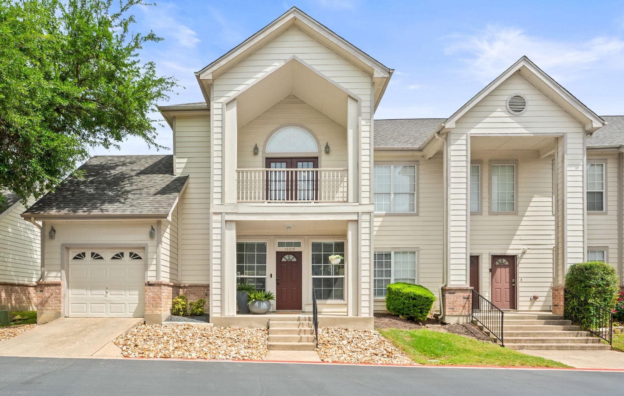 12213 Abbey Glen Ln