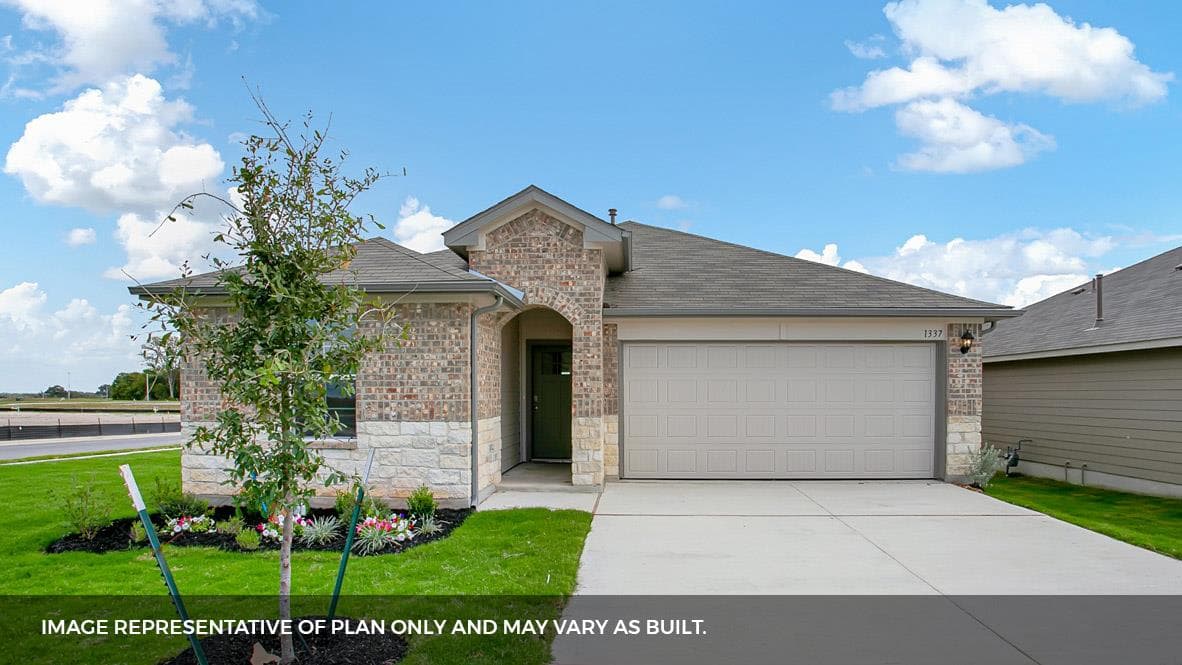 475 Mustang Lake Cir