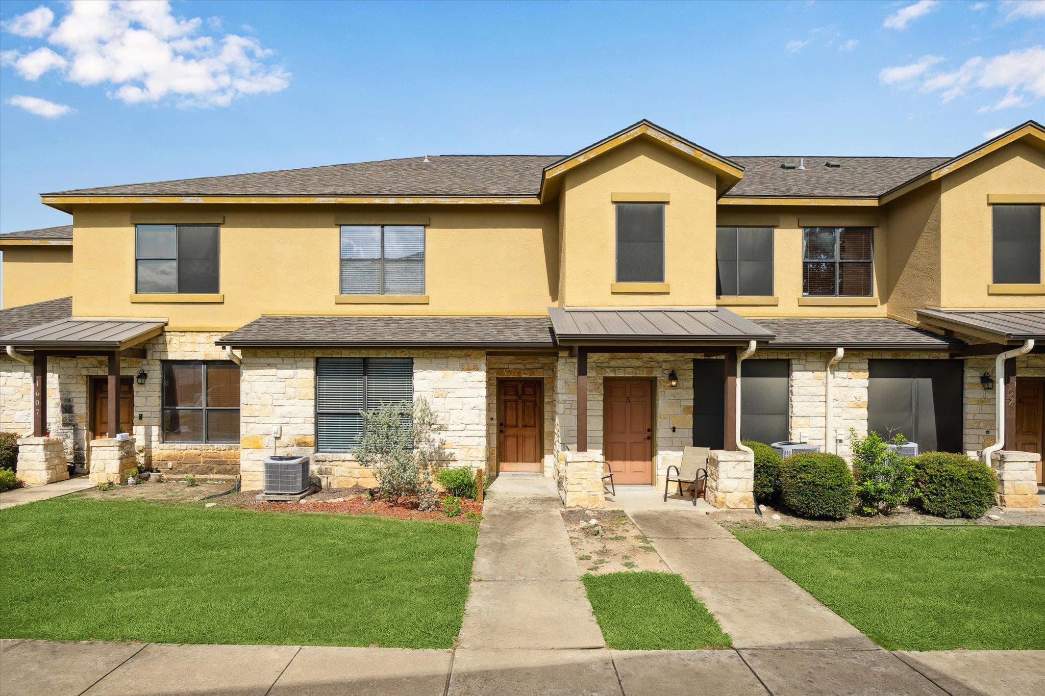 2101 Town Centre Dr #1606
