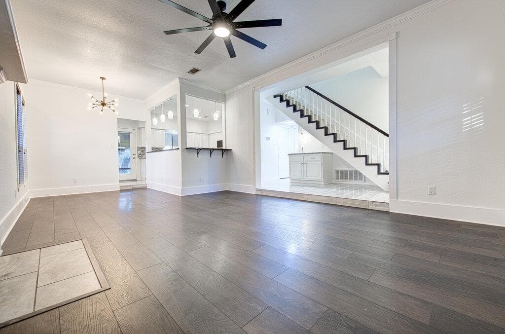 208 Oak Ridge Dr